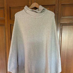JJill cream turtleneck poncho